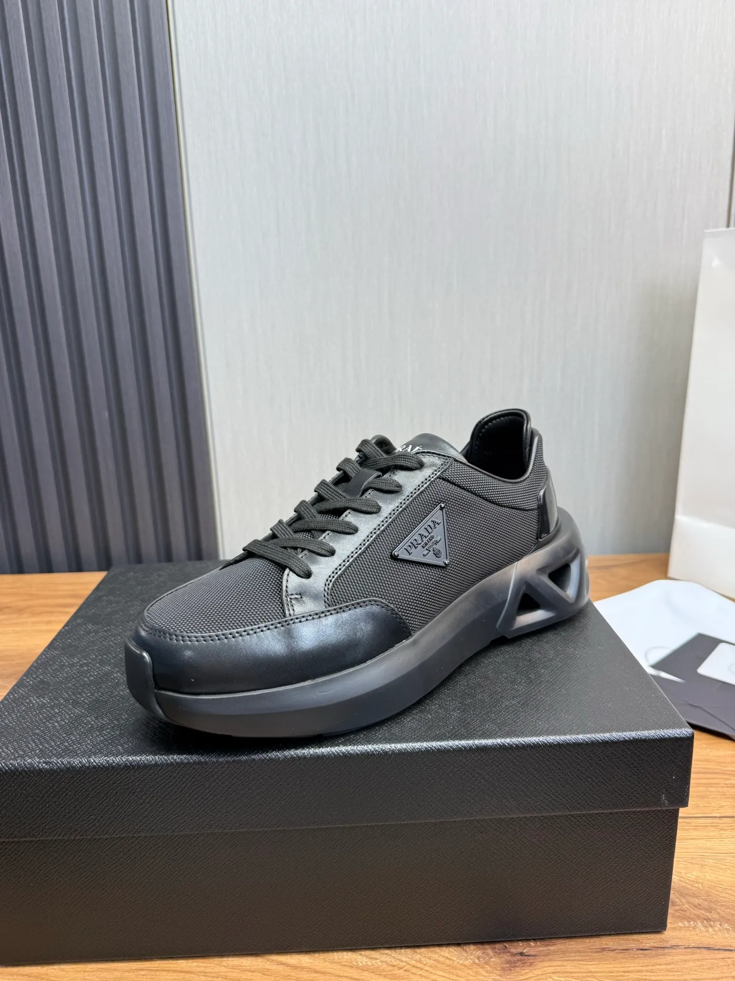 Men's shoes 💰760💰 [PRADA] New models synchronized with the official website, high-quality shipments ✔️Best sellers🔥 Original cowhide + cowhide lining, 1🆚1 replica, original original sole, 38-45 (men's 38.45 custom-made, non-refundable)